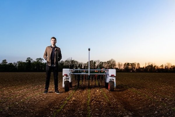 Quelles stratégies adopter pour une carrière réussie en tant que spécialiste en robotique agricole ?